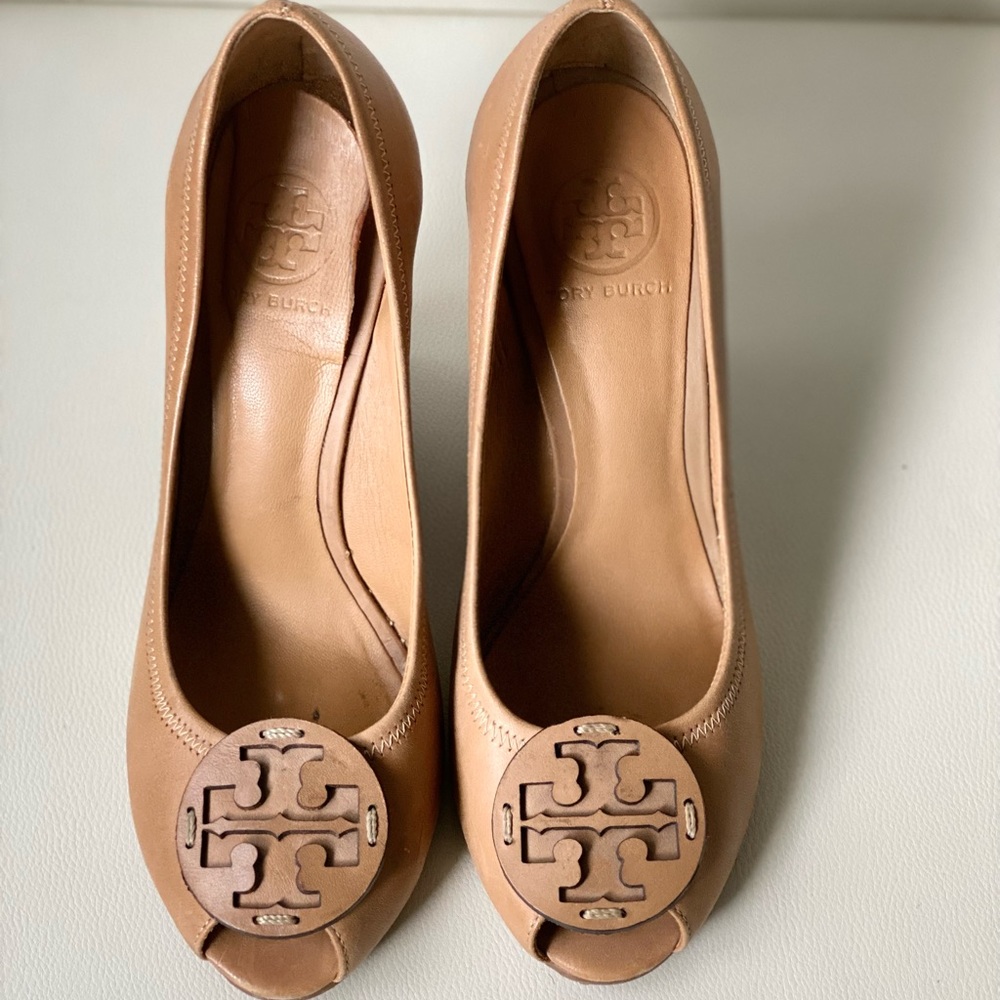 Tory Burch open toe wedges.Sz 9M